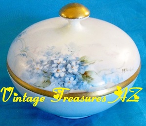 Image for Favorite Bavaria “F Blanchard” Antique Powder Box/Powder Jar/Powder Bowl Porcelain Handpainted Floral Forget Me Nots Flowers ca pre-1916 Mark <b><span style='color:red'>***USPS PRIORITY MAIL SHIPPING INCLUDED – DOMESTIC ORDERS ONLY!***</span></b><span style='color:purple'>